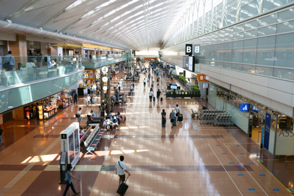 Top 10 Busiest Airports & Biggest Bridges in the World Right Now