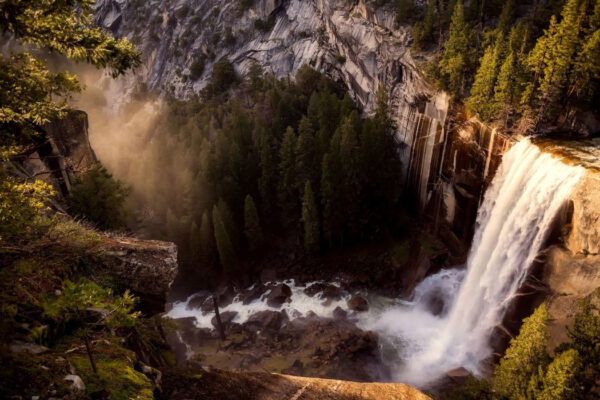 Top 10 California Landmarks & Canadian Tourist Destinations