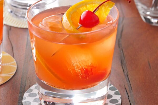 Top 10 Classic Cocktails Everyone Loves