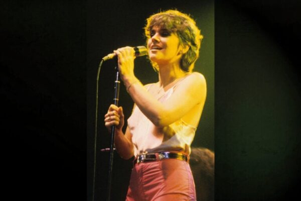 Linda Ronstadt’s Top 10 Legendary Songs