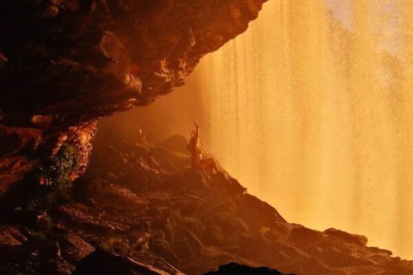 Top 10 Romantic Travel Experiences You Must Try