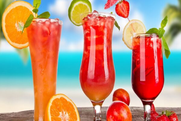 Top 10 Most Popular Cocktails Everyone Orders