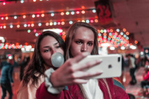 Top 10 Viral Selfie Poses Everyone Is Using