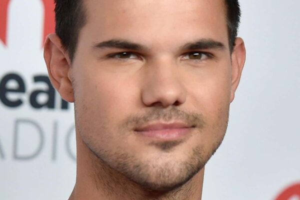 Top 10 Hottest Male Celebrities Ranked