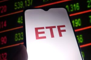 Top 10 Holdings in Popular ETFs (FXAIX FNGU & More)