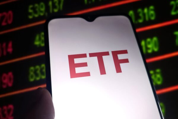 Top 10 Holdings in Popular ETFs (FXAIX FNGU & More)