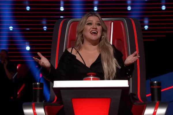 Top 10 Kelly Clarkson Songs That Showcase Her Voice