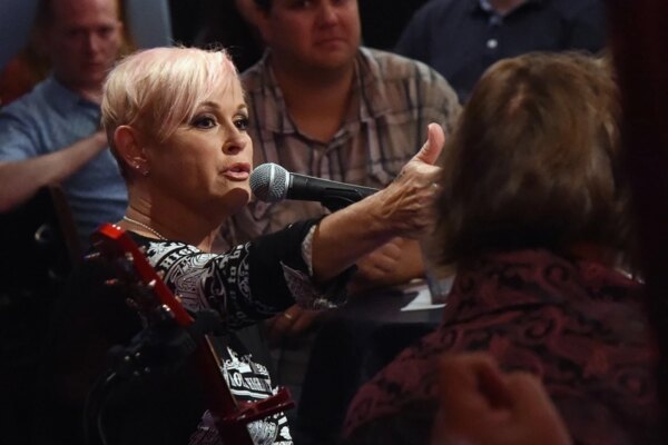 Top 10 Lorrie Morgan Songs That Still Shine